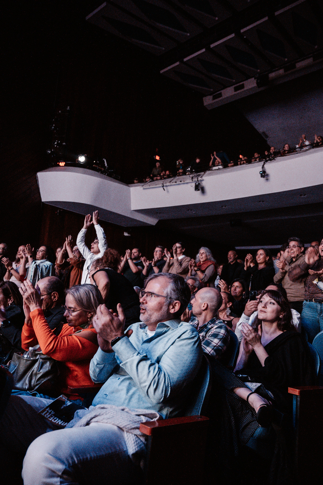 Applauding crowd image